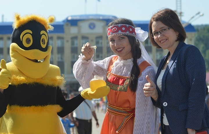 Жителей поселения приглашают принять участие в фестивале меда